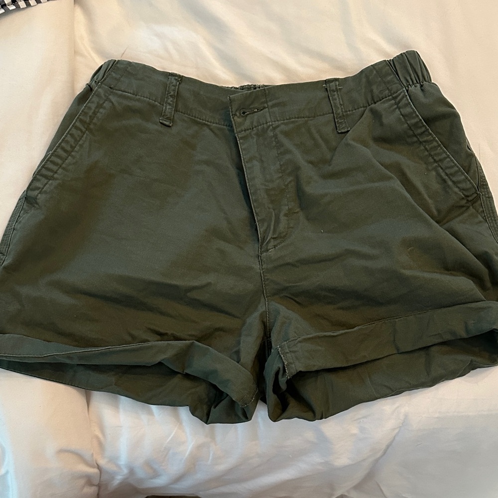 Old Navy Olive Green Chino Shorts Mid Rise Cotton Women’s Medium